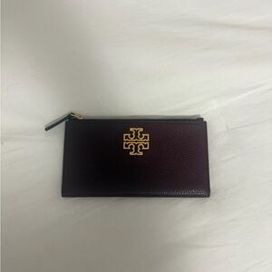 Tory Burch Burgundy Leather  Wallet – Gold Hardware – Excellent Condition
